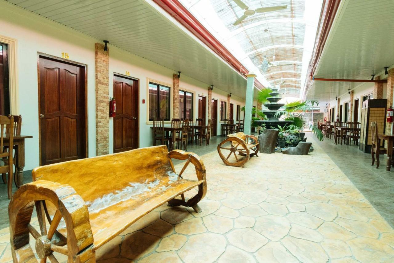 Reddoorz Premium Near Pristine Beach Puerto Princesa Exterior foto