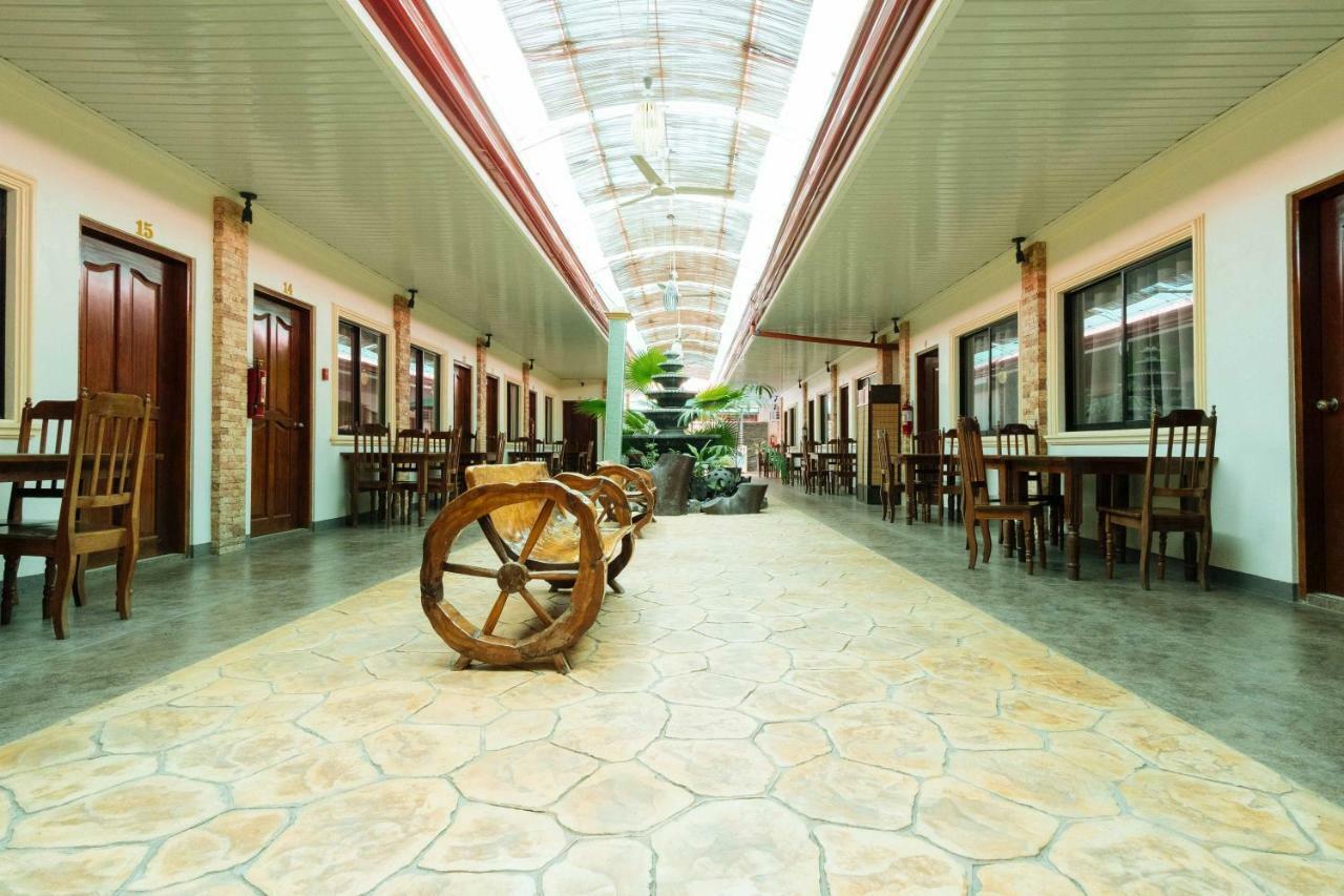 Reddoorz Premium Near Pristine Beach Puerto Princesa Exterior foto